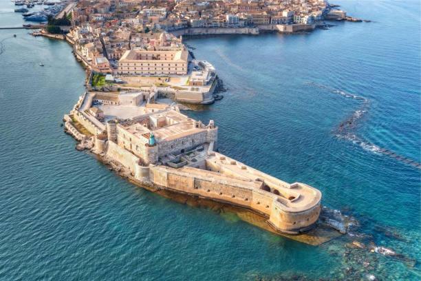 La Casetta Di Diana Ortigia Syracuse Bagian luar foto